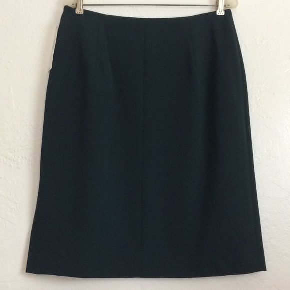 Jones New York classic forest green skirt for work - Picture 5 of 8